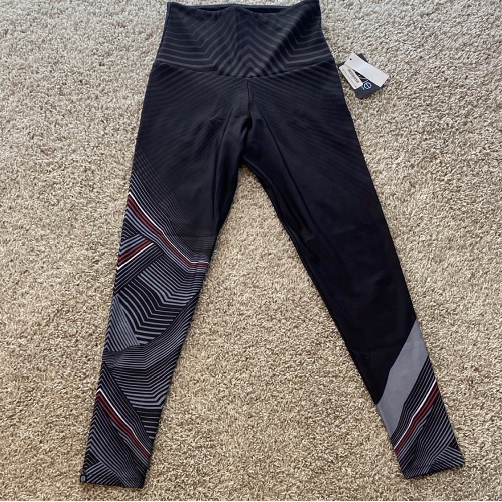 Onzie yoga High Rise graphic leggings.